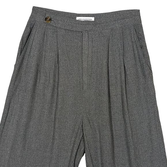 Urban Outfitters Dress Pants Size 4 Gray Pleated Front 2 Pockets 100% Viscose - Picture 3 of 9